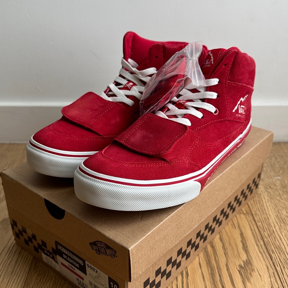 Mastermind x Vans Mt. Edition. Size US 10. Red color. Brand new with box.